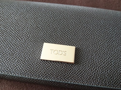 TOD'Sのバイカラーの財布